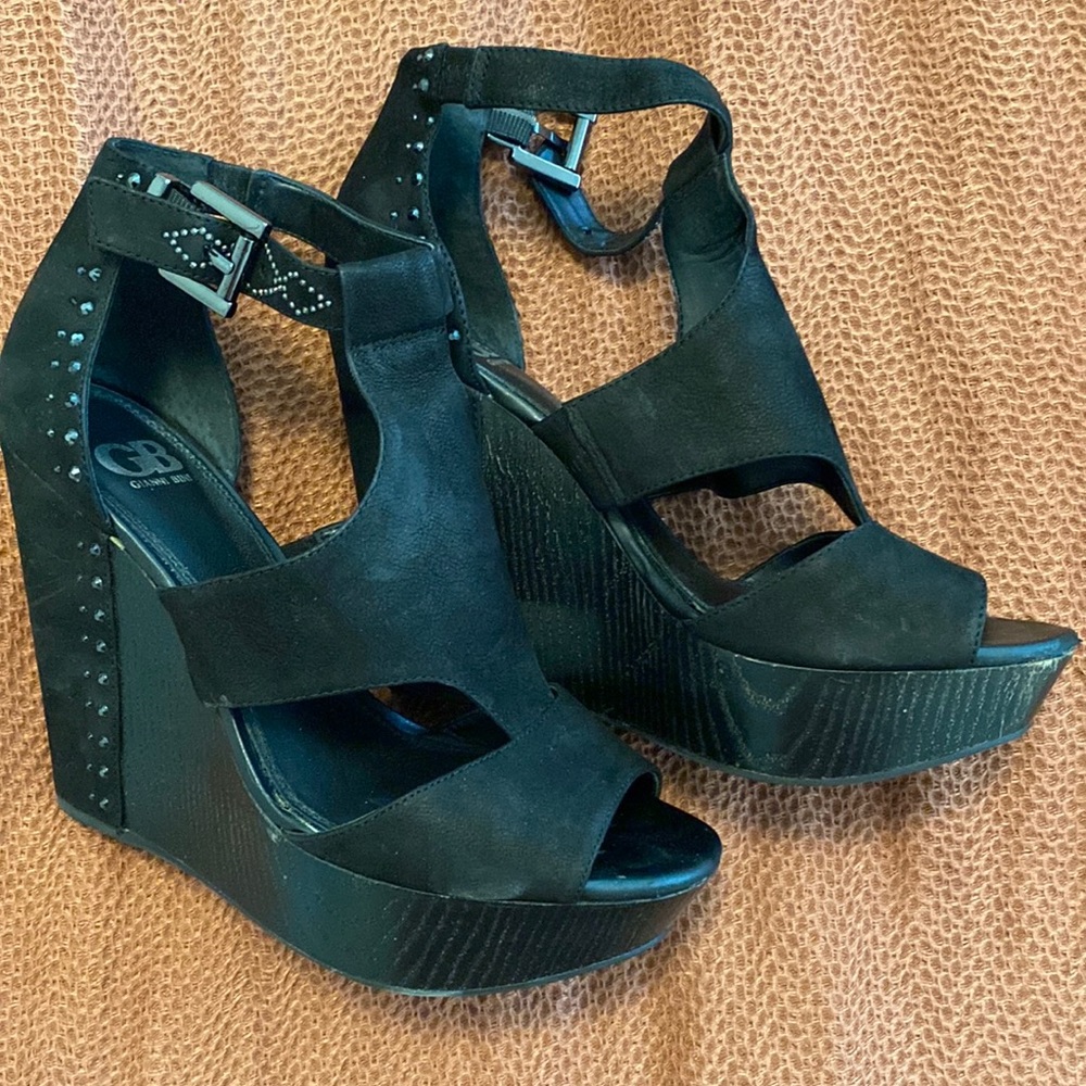 Gianni Bini black platform sandals
